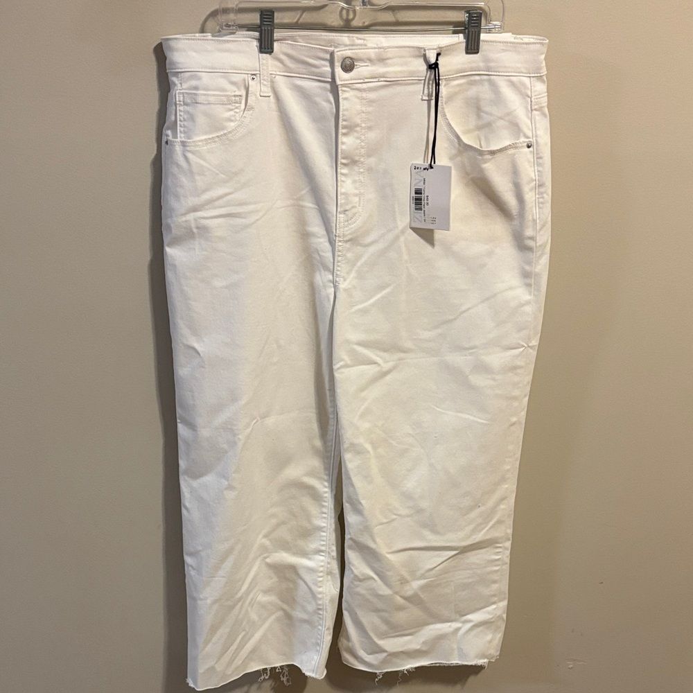 Zenana White Cropped flare Jeans nwt size 2x